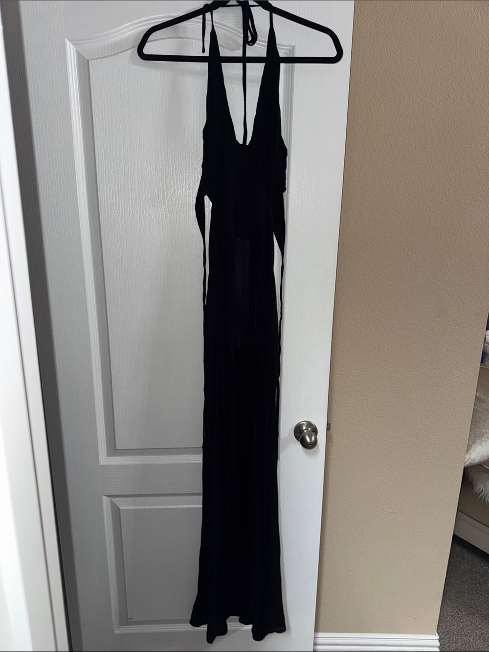Women's Black Halter Cutout Maxi Dress - Elegant Beach Style - Picture 5 of 6